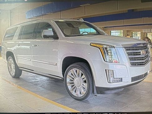 Used 2019 Cadillac Escalade ESV Platinum RWD image 1