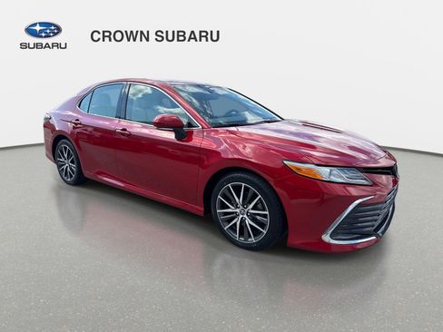 Used 2023 Toyota Camry XLE FWD image 2