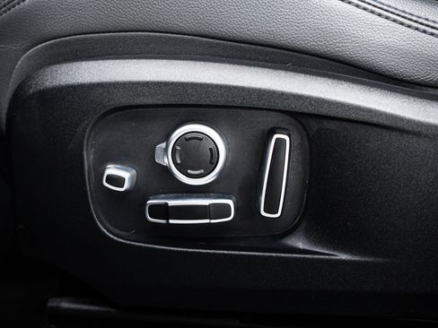 Used 2021 Jaguar F-PACE S image 18