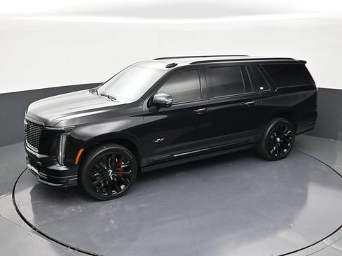 Certified 2025 Cadillac Escalade ESV V w/ LPO, ONYX Package image 13