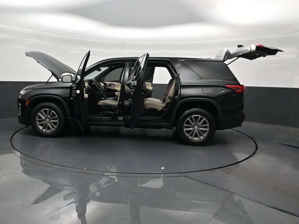 Used 2023 Chevrolet Traverse LS FWD image 35