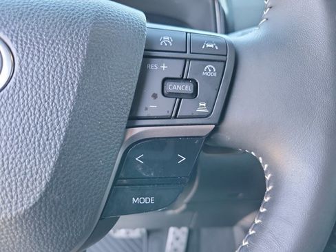 Used 2025 Toyota Camry SE image 17