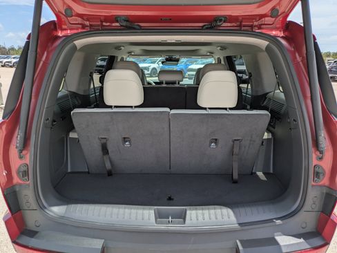 Used 2025 Hyundai Santa Fe Limited FWD image 13