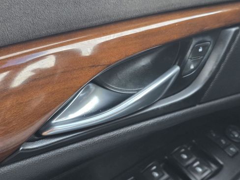 Used 2018 Cadillac Escalade ESV Luxury image 10