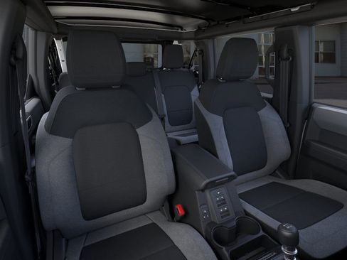 New 2025 Ford Bronco 4-Door image 11