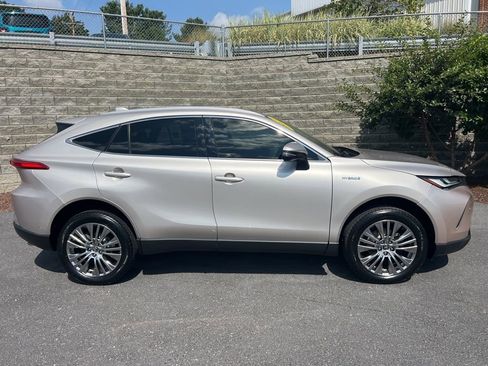 Used 2021 Toyota Venza Limited w/ Advanced Technology Package image 6