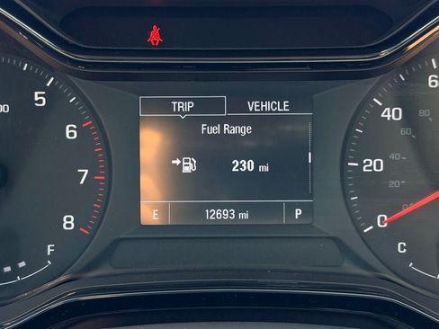 Used 2026 Chevrolet Trax LS w/ LS Convenience Package FWD image 30