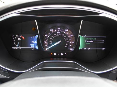 Used 2017 Ford Fusion SE w/ Fusion SE Technology Package FWD image 41