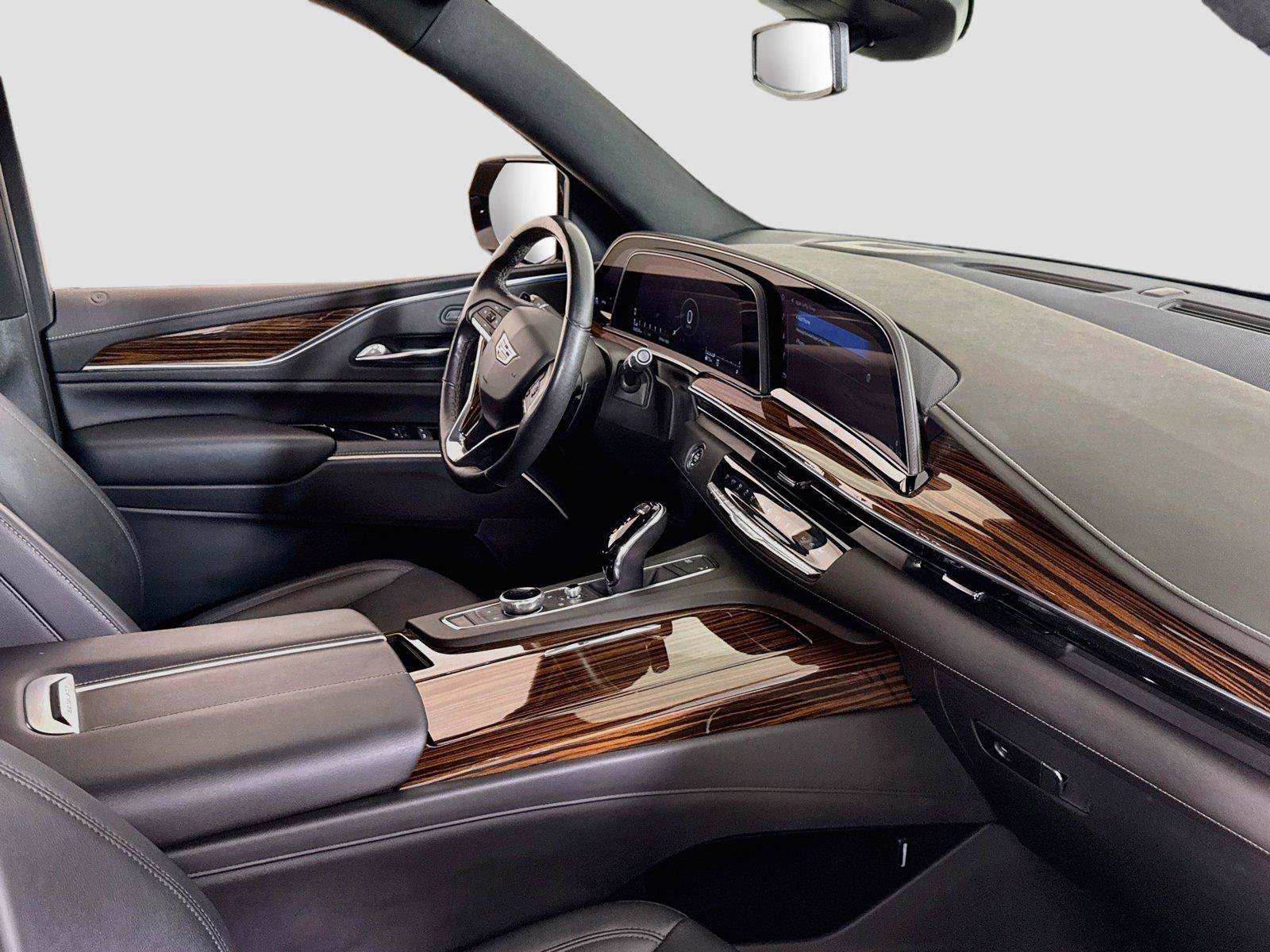 Used 2022 Cadillac Escalade Luxury AWD/4WD image 28