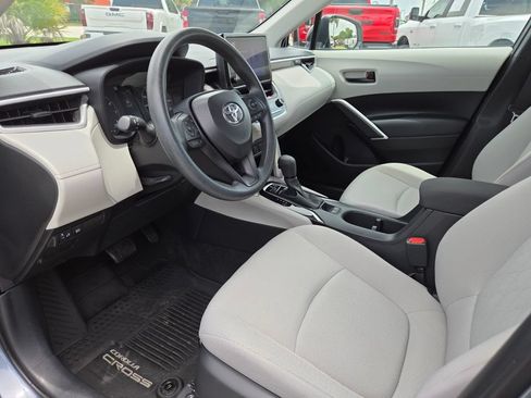 Used 2025 Toyota Corolla Cross L FWD image 29