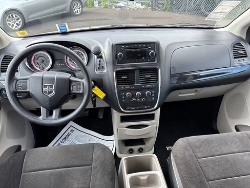 Used 2013 Dodge Grand Caravan SE FWD image 16