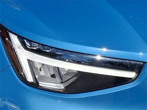 Used 2023 Volvo C40 Recharge Core image 10