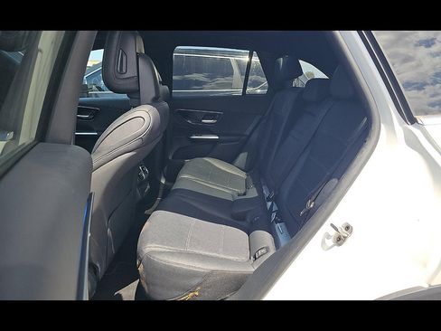Used 2024 Mercedes-Benz GLC 300 image 5