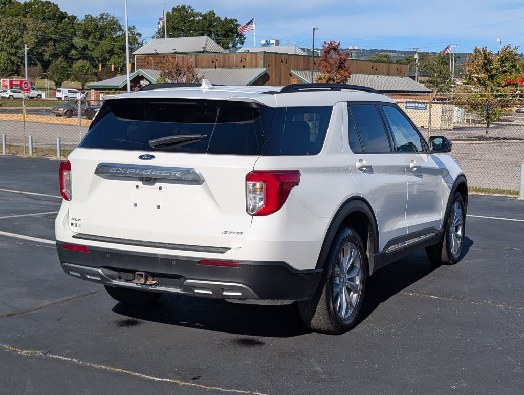 Certified 2024 Ford Explorer XLT w/ Equipment Group 202A AWD/4WD image 6