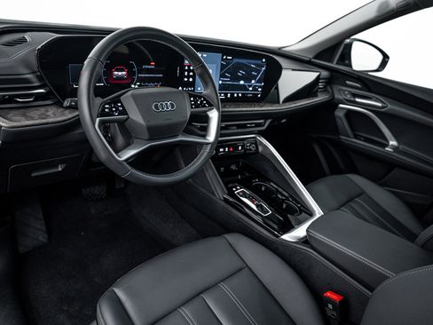 Used 2025 Audi Q5 Premium Plus w/ Premium Plus AWD/4WD image 10