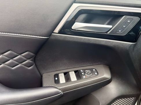 Used 2024 Mitsubishi Outlander SEL FWD image 15