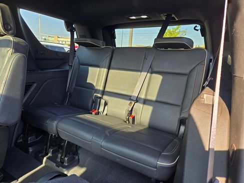 Used 2023 Chevrolet Tahoe Premier AWD/4WD image 33