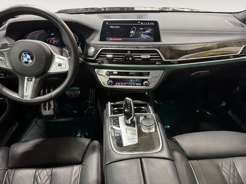 Used 2022 BMW 740i xDrive w/ M Sport Package AWD/4WD image 11
