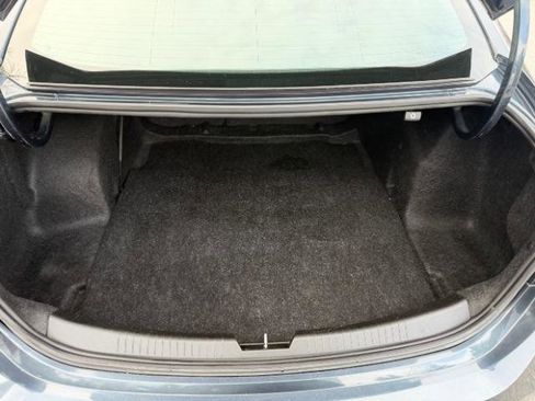 Used 2021 Chevrolet Malibu LT image 31