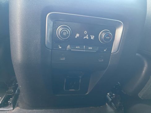 Used 2021 Chevrolet Suburban Premier AWD/4WD image 29