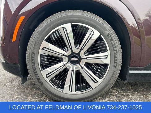 Used 2025 Cadillac Escalade IQ Luxury 2 w/ LPO, Premium Carpet Package AWD/4WD image 32