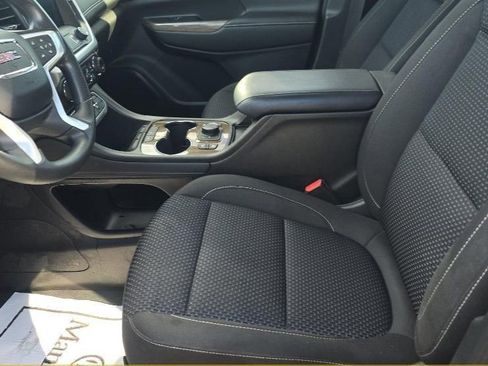 Used 2023 GMC Acadia SLE w/ Driver Convenience Package image 10