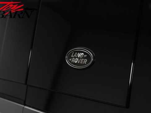 Used 2023 Land Rover Defender 110 X-Dynamic SE image 13