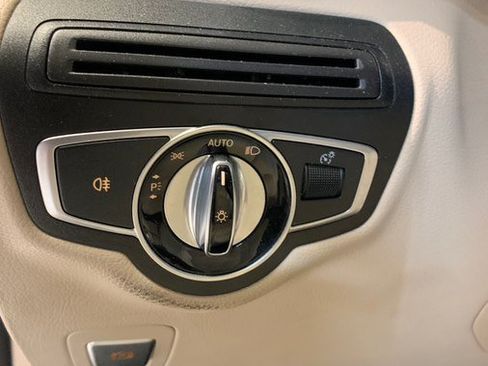 Used 2016 Mercedes-Benz GLC 300 4MATIC image 18