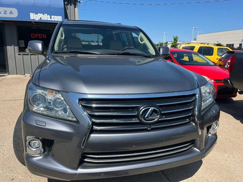 Used 2014 Lexus LX 570 4WD w/ Luxury Package image 11