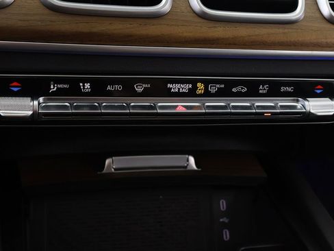 Used 2024 Mercedes-Benz GLE 350 4MATIC image 65