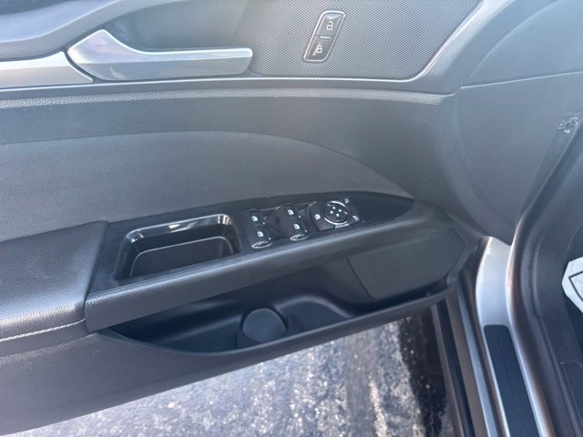 Used 2013 Ford Fusion SE FWD image 9