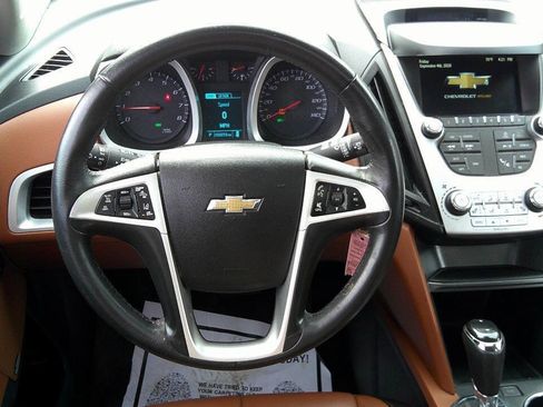 Used 2017 Chevrolet Equinox Premier w/ Enhanced Convenience Package AWD/4WD image 18