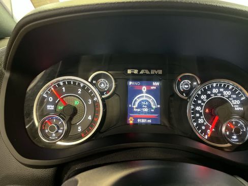 Used 2024 RAM 3500 Big Horn AWD/4WD image 17
