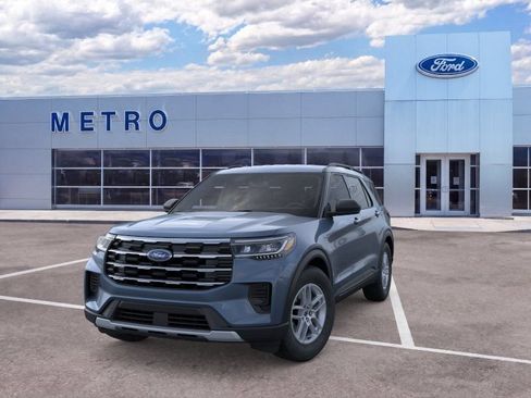 New 2026 Ford Explorer Active AWD/4WD image 3
