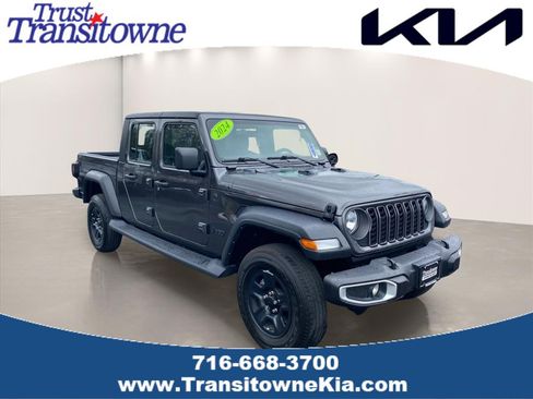 Used 2024 Jeep Gladiator Sport AWD/4WD image 1