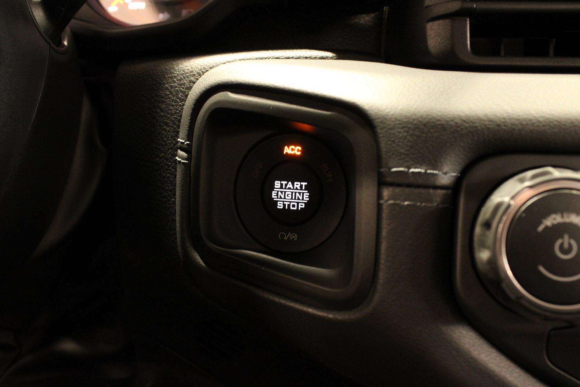 New 2026 Jeep Gladiator Mojave AWD/4WD image 38