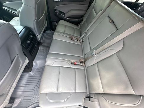 Used 2015 Chevrolet Suburban LT image 17