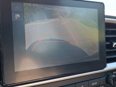 Used 2024 Hyundai Venue SEL FWD image 18