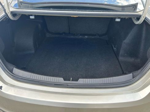 Used 2016 Chevrolet Malibu LT image 17