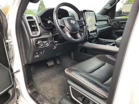 Used 2023 RAM 1500 Laramie AWD/4WD image 11