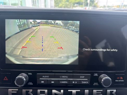 Used 2025 Nissan Frontier SV RWD image 13