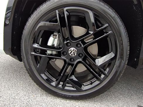 New 2026 Volkswagen Tiguan SE R-Line image 22