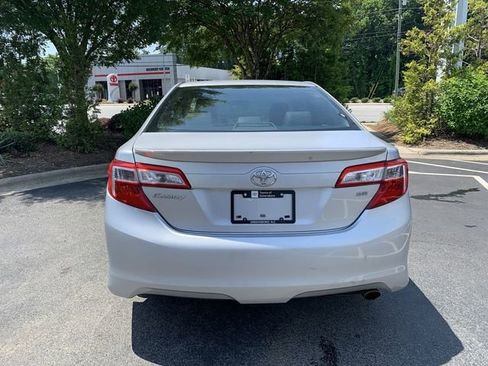 Used 2012 Toyota Camry SE FWD image 7