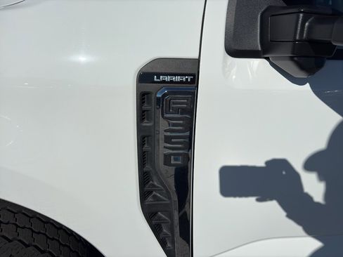 Used 2024 Ford F350 Lariat image 9