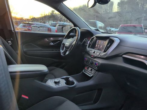 Used 2020 GMC Terrain SLE w/ Driver Convenience Package image 17