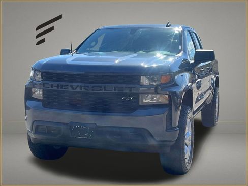 Used 2019 Chevrolet Silverado 1500 Custom w/ Custom Value Package AWD/4WD image 1