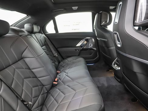 Used 2026 BMW 750e xDrive w/ Executive Package image 28