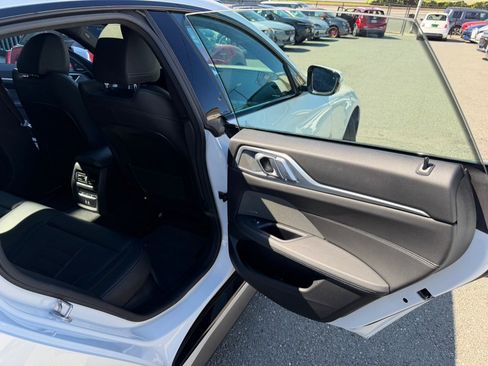 Used 2023 BMW i4 eDrive40 w/ M Sport Package image 40