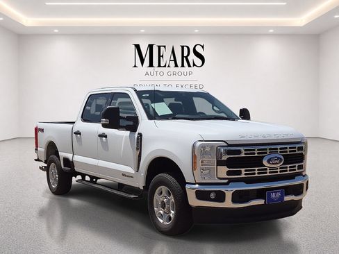 Used 2025 Ford F250 XLT w/ FX4 Off-Road Package AWD/4WD image 7