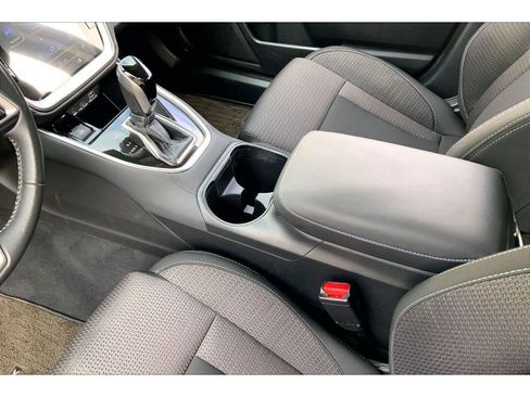 Used 2024 Subaru Outback Premium image 16